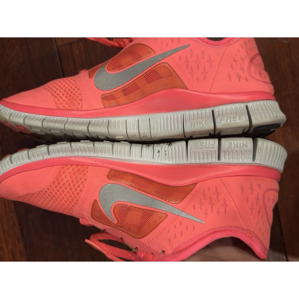 NIKE Women's FREE RUN +3...   510643-600 US Size 6.5 CORAL PINK - Picture 5 of 9